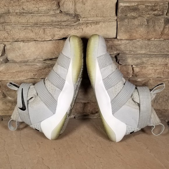 Nike Lebron Soldier XI 11 Men\'s 4.5 Gray Shoes main image 8